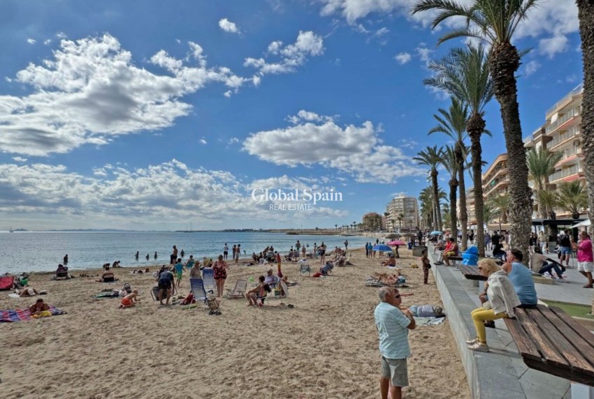 Wederverkoop - Appartement -
TORREVIEJA - Playa del Cura
