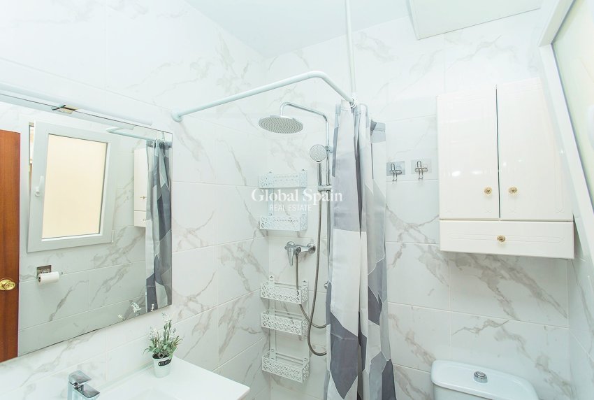 Wederverkoop - Appartement -
TORREVIEJA - Playa del cura