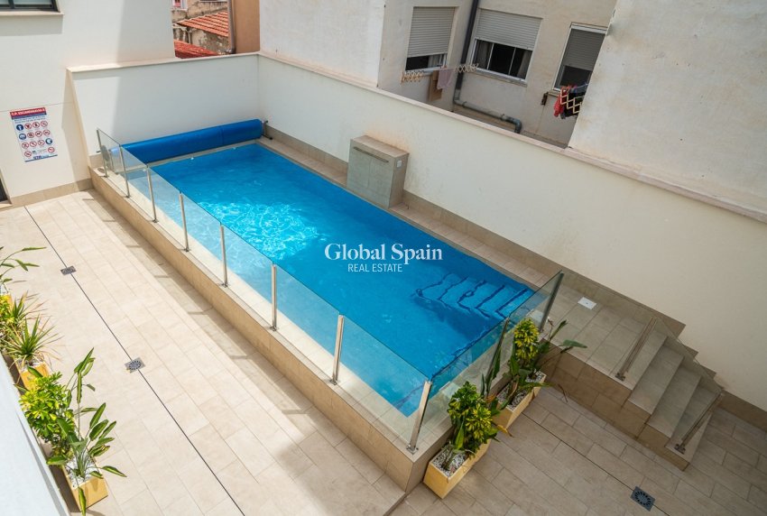 Wederverkoop - Appartement -
TORREVIEJA - Playa del Cura