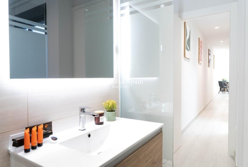 Wederverkoop - Appartement -
TORREVIEJA - Playa del cura