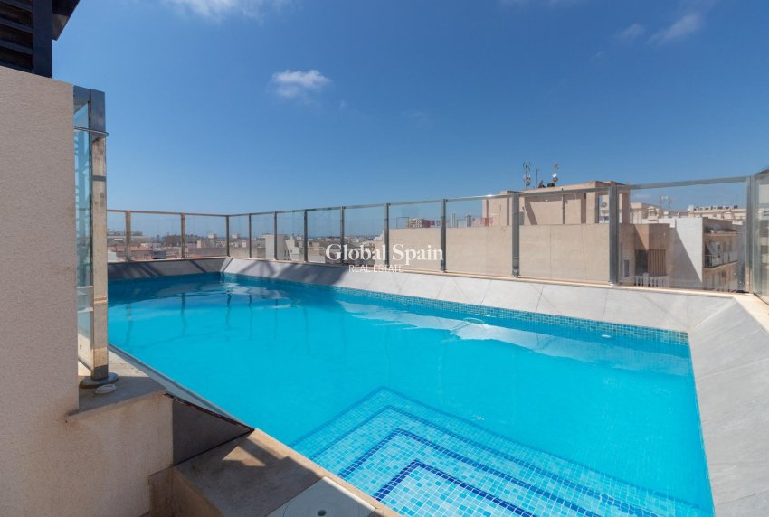 Wederverkoop - Appartement -
TORREVIEJA - Playa del cura