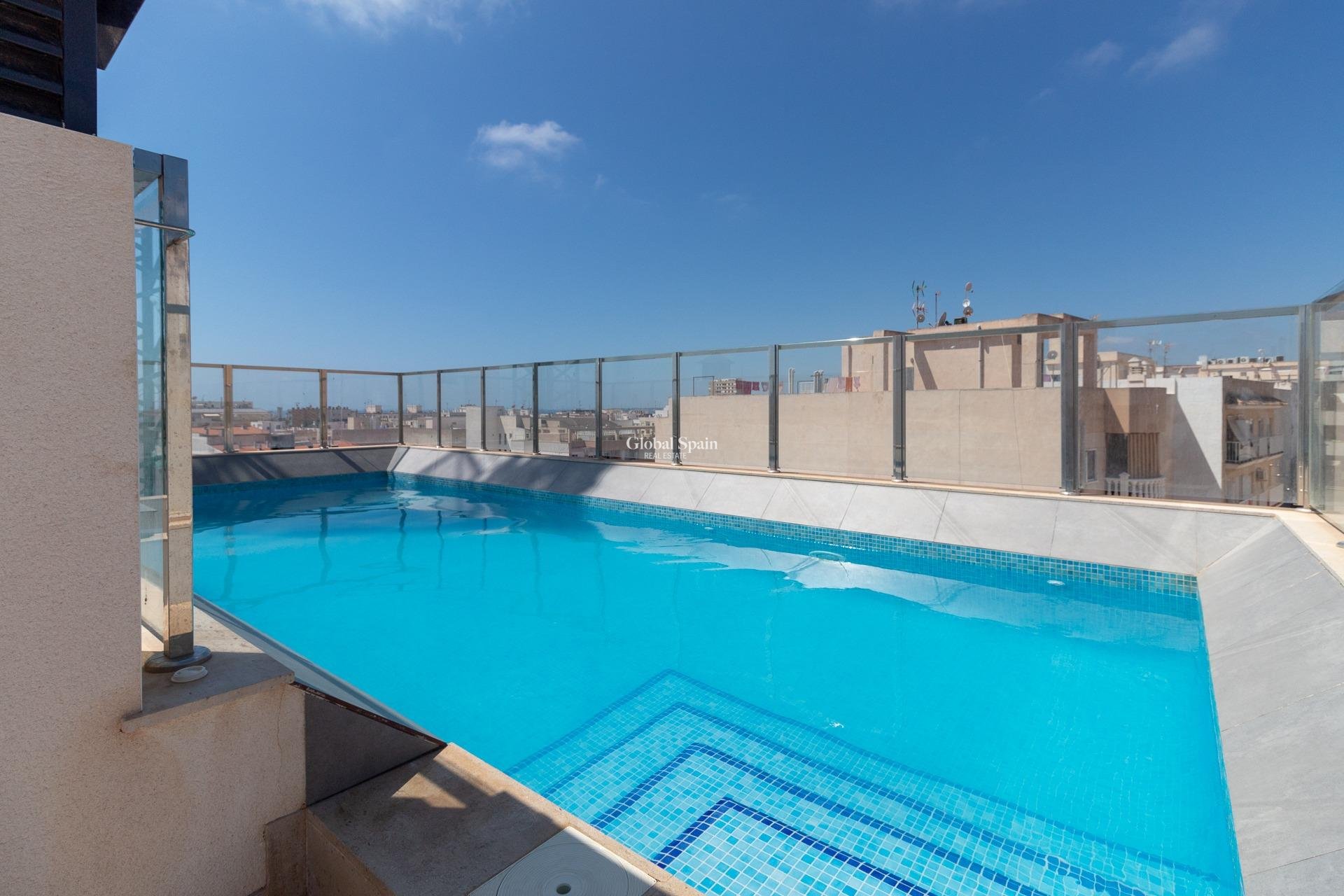 Wederverkoop - Appartement -
TORREVIEJA - Playa del cura