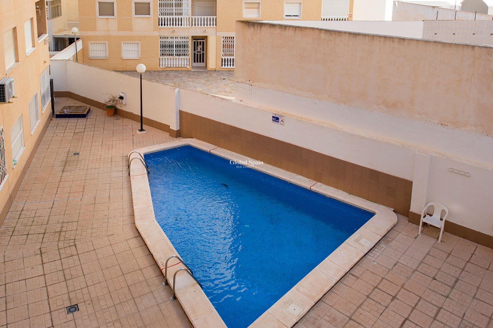 Wederverkoop - APPARTEMENT -
TORREVIEJA - Playa Los Locos
