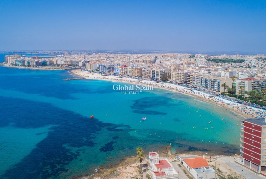 Wederverkoop - APPARTEMENT -
TORREVIEJA - Playa Los Locos