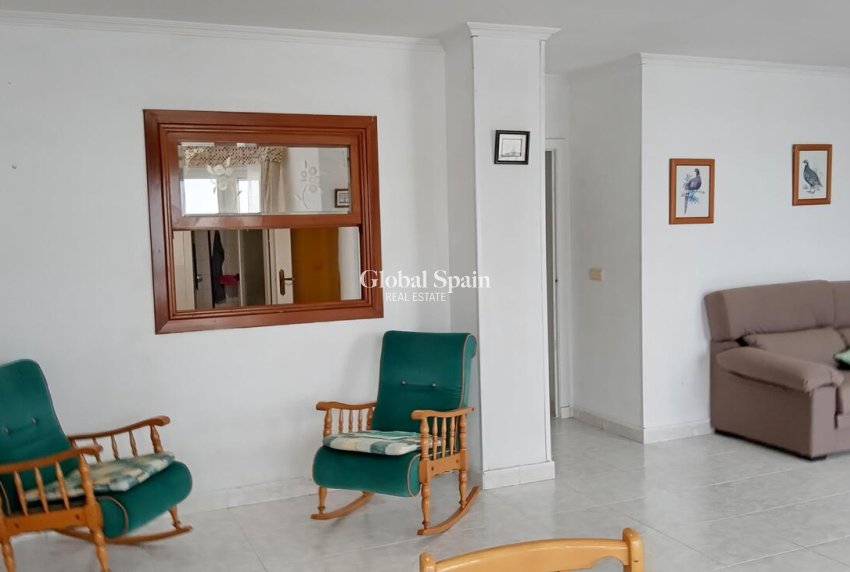 Wederverkoop - APPARTEMENT -
TORREVIEJA - PLAYA LOS LOCOS