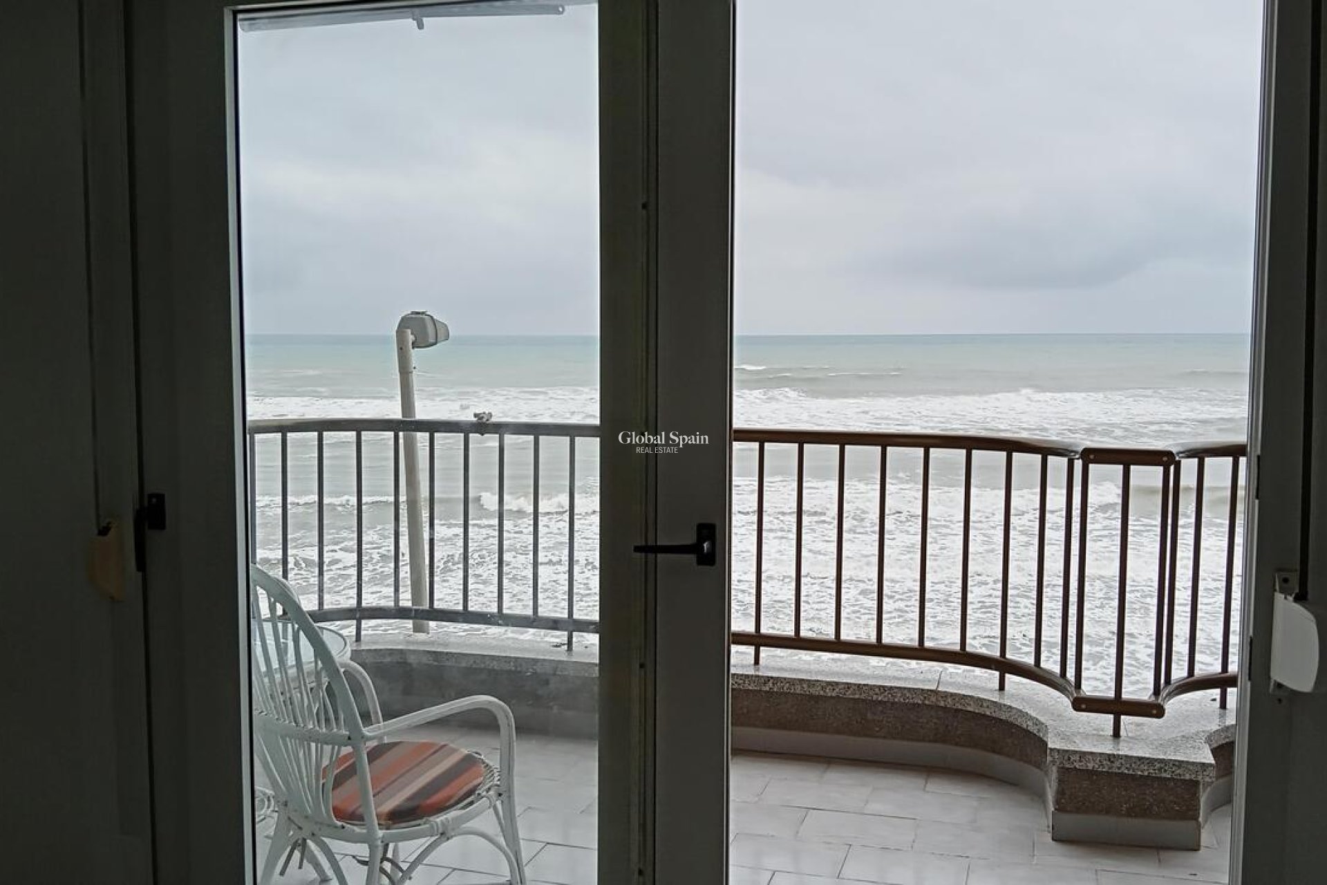 Wederverkoop - APPARTEMENT -
TORREVIEJA - PLAYA LOS LOCOS