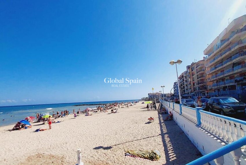 Wederverkoop - APPARTEMENT -
TORREVIEJA - PLAYA LOS LOCOS