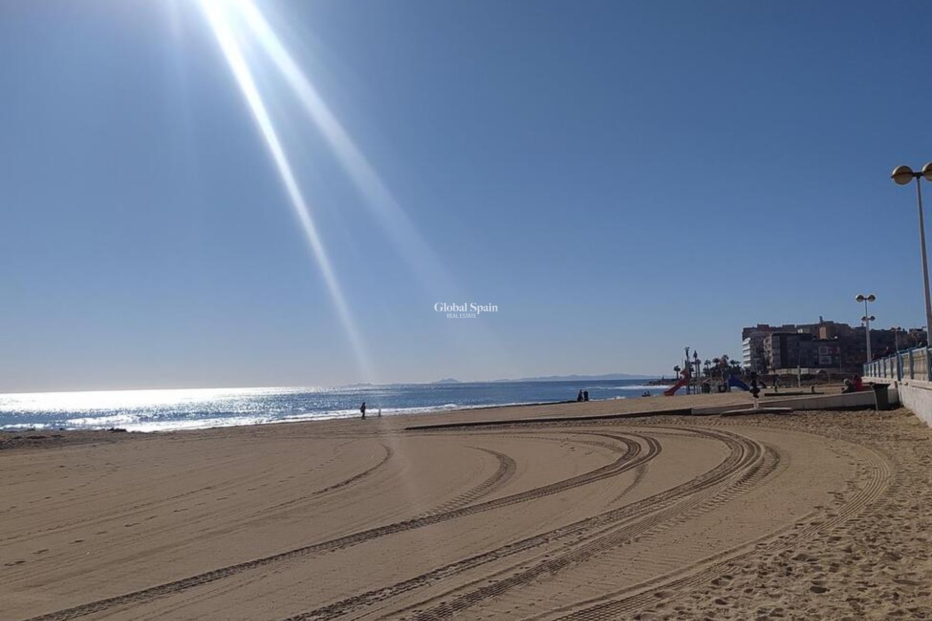 Wederverkoop - APPARTEMENT -
TORREVIEJA - PLAYA LOS LOCOS