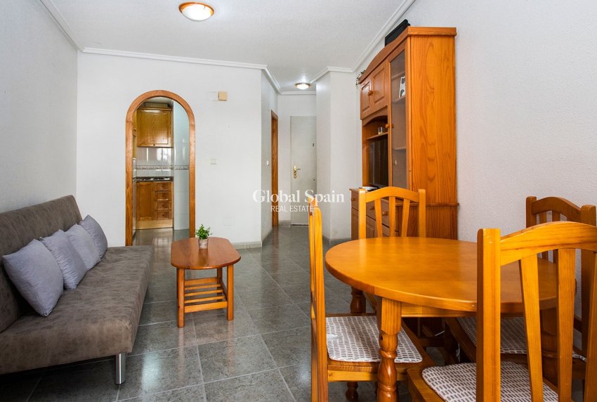 Wederverkoop - APPARTEMENT -
TORREVIEJA - Playa Los Locos