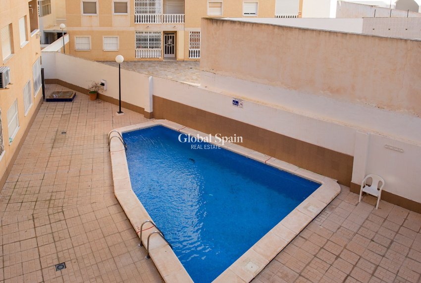 Wederverkoop - APPARTEMENT -
TORREVIEJA - Playa Los Locos