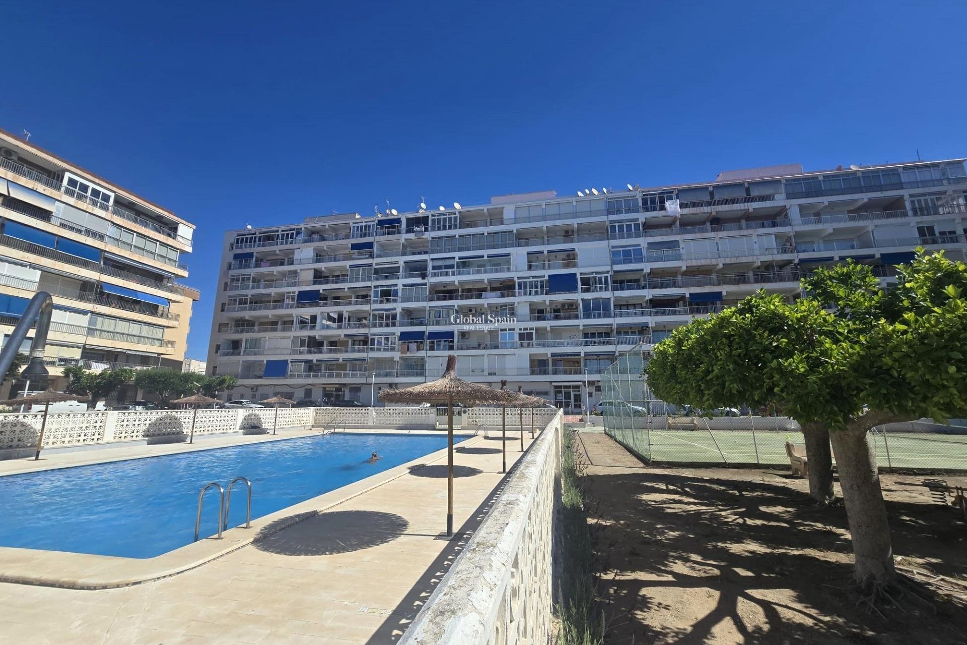 Wederverkoop - APPARTEMENT -
TORREVIEJA - Puerto Deportivo Marina Salinas