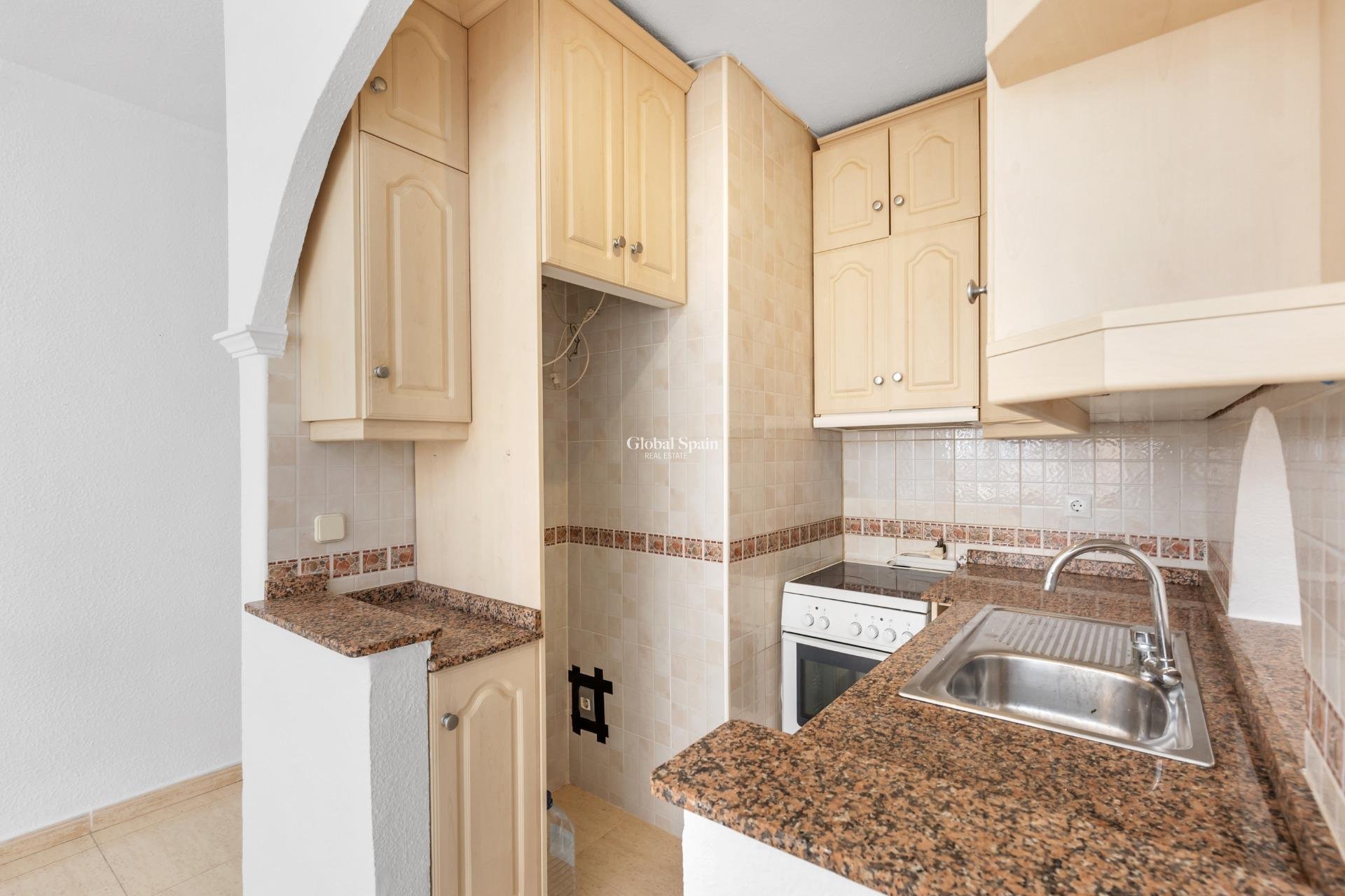 Wederverkoop - APPARTEMENT -
TORREVIEJA - Puerto Deportivo