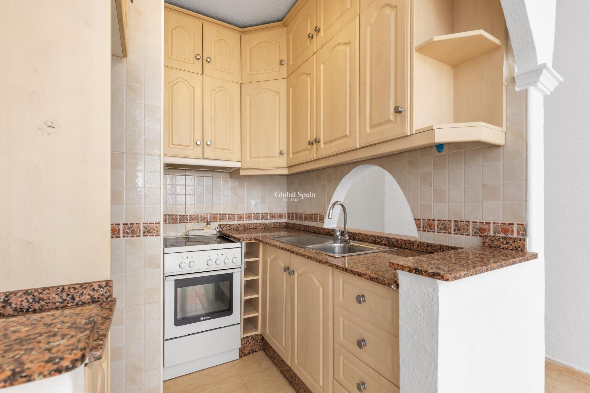 Wederverkoop - APPARTEMENT -
TORREVIEJA - Puerto Deportivo