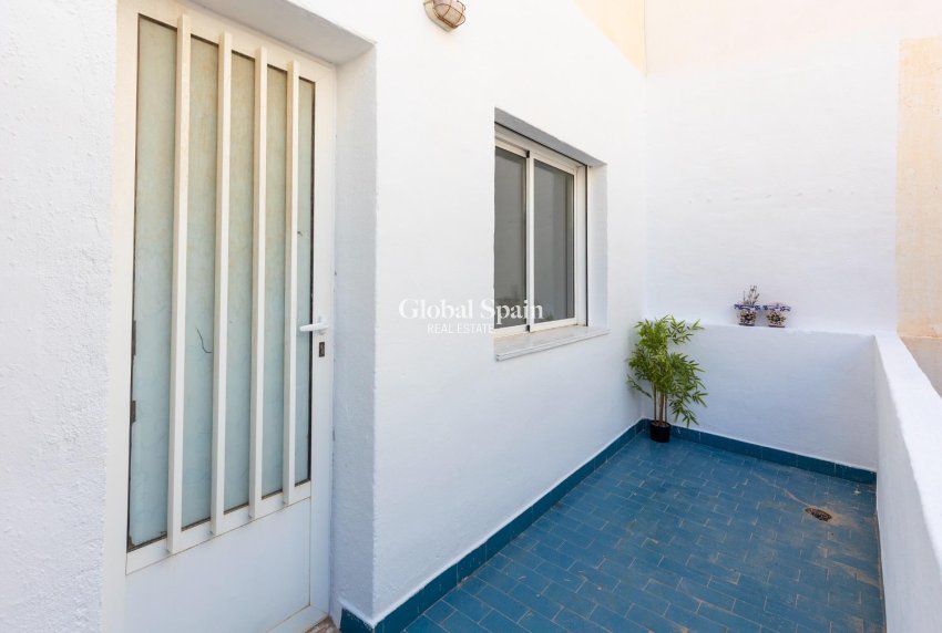 Wederverkoop - APPARTEMENT -
TORREVIEJA - Puerto Deportivo
