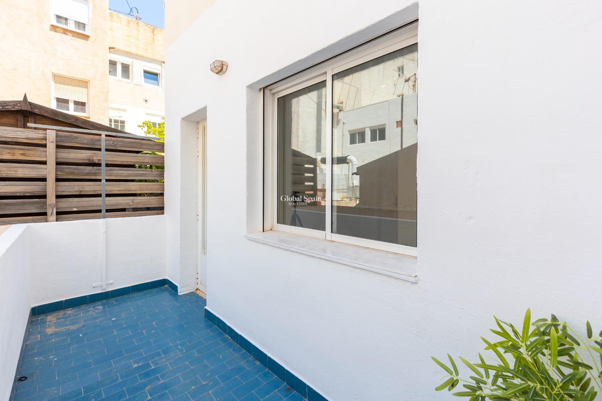 Wederverkoop - APPARTEMENT -
TORREVIEJA - Puerto Deportivo