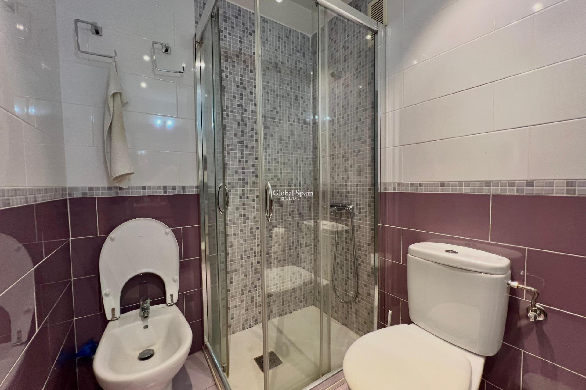 Wederverkoop - APPARTEMENT -
TORREVIEJA - Puerto Deportivo