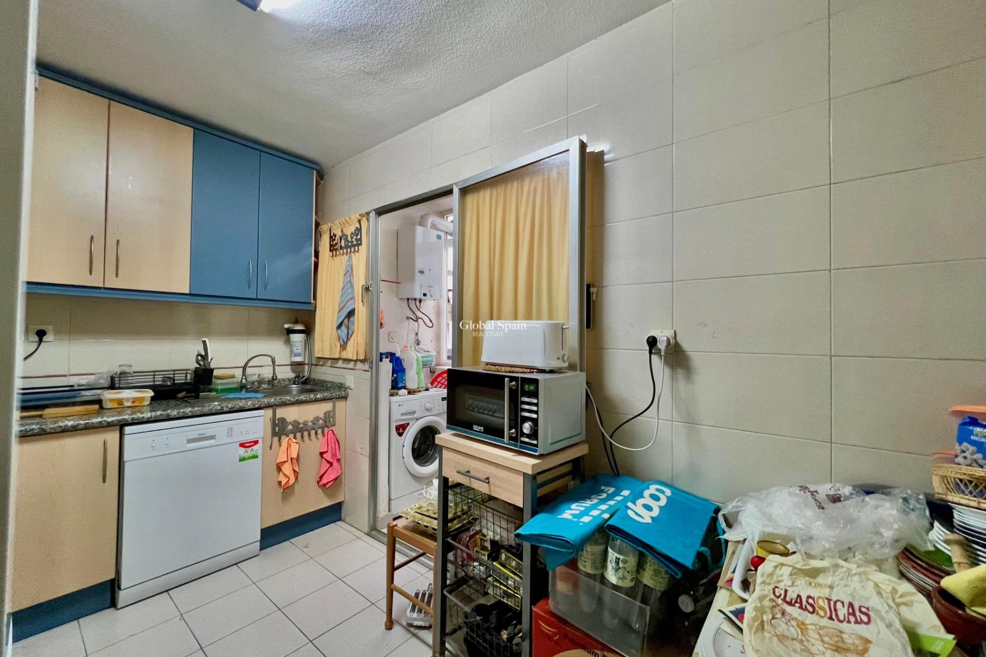 Wederverkoop - APPARTEMENT -
TORREVIEJA - Puerto Deportivo