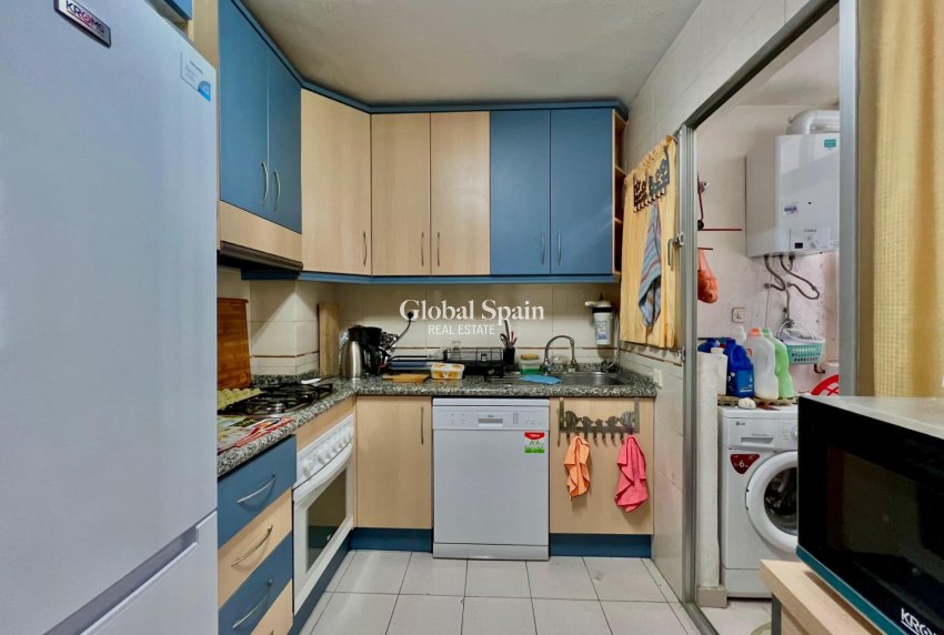Wederverkoop - APPARTEMENT -
TORREVIEJA - Puerto Deportivo