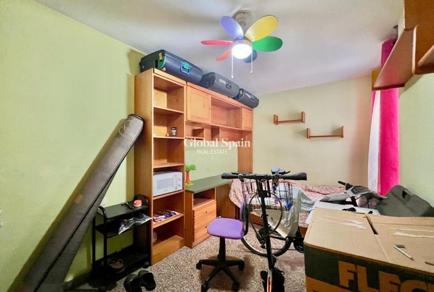 Wederverkoop - APPARTEMENT -
TORREVIEJA - Puerto Deportivo