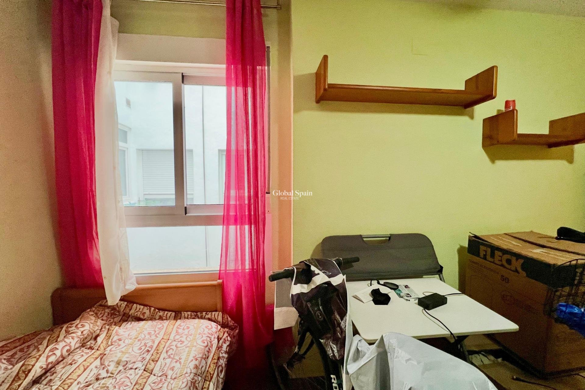 Wederverkoop - APPARTEMENT -
TORREVIEJA - Puerto Deportivo