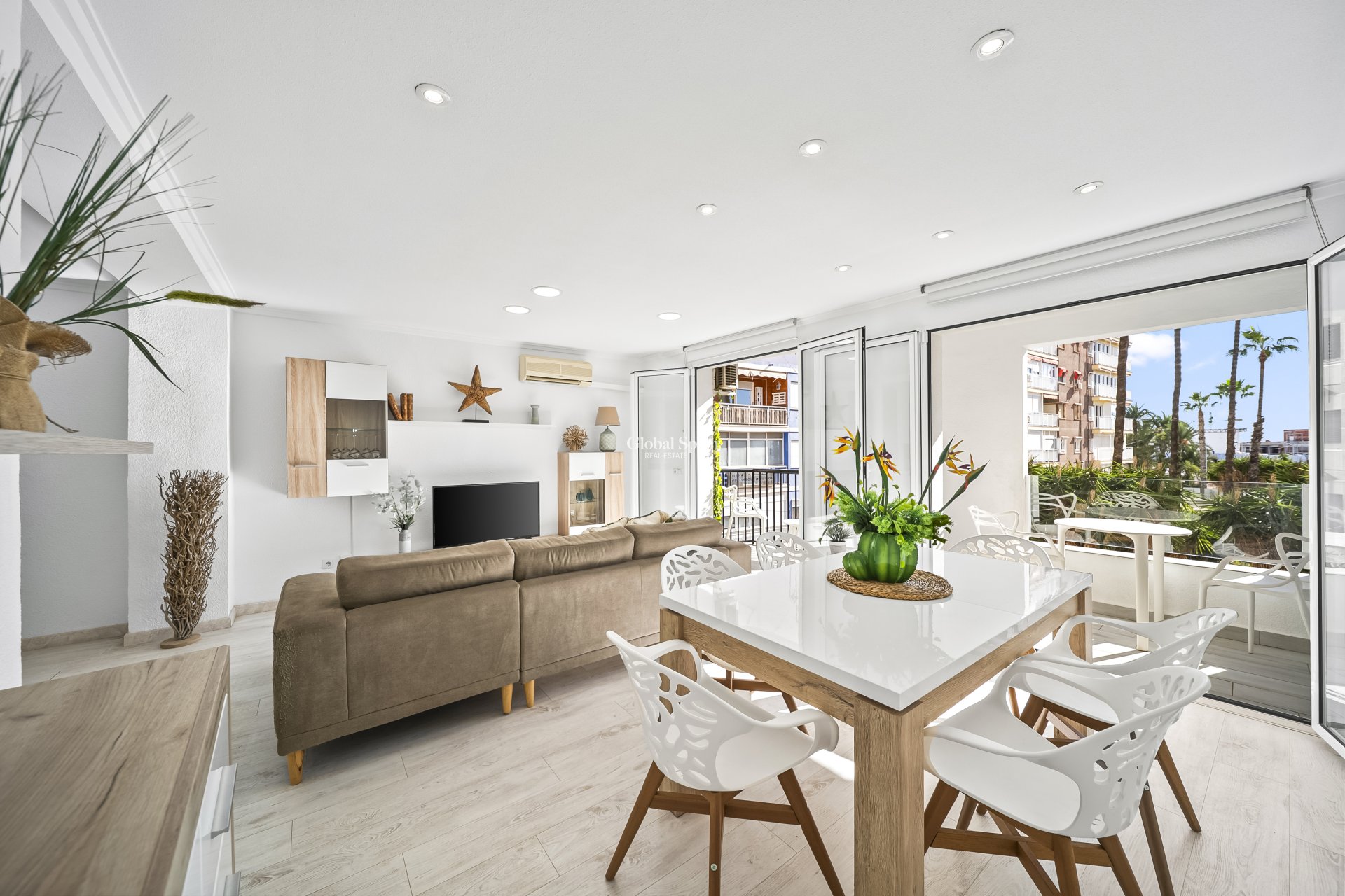 Wederverkoop - Appartement -
TORREVIEJA - Puerto