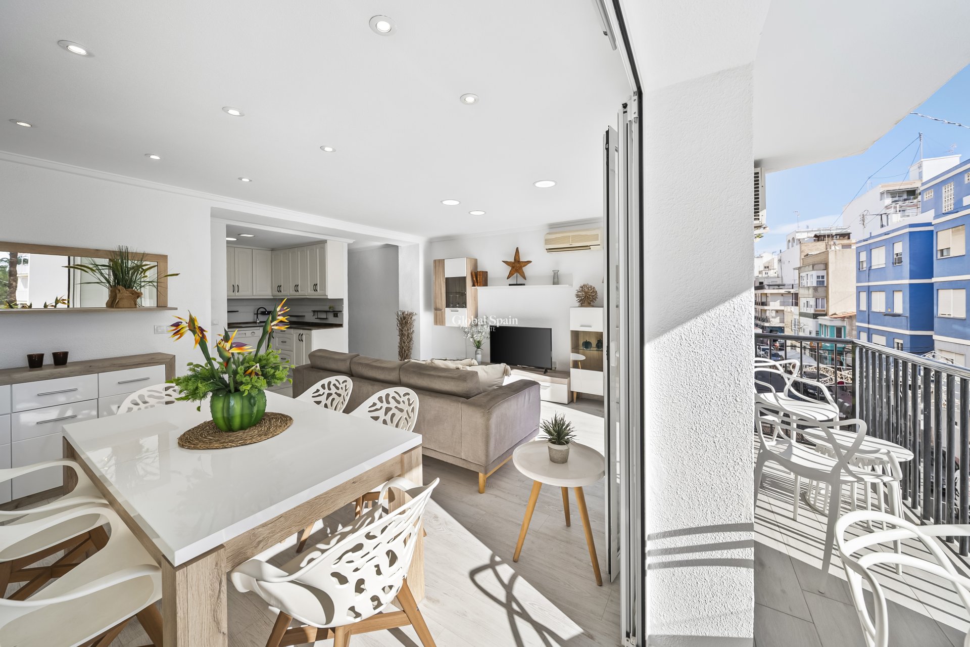 Wederverkoop - Appartement -
TORREVIEJA - Puerto