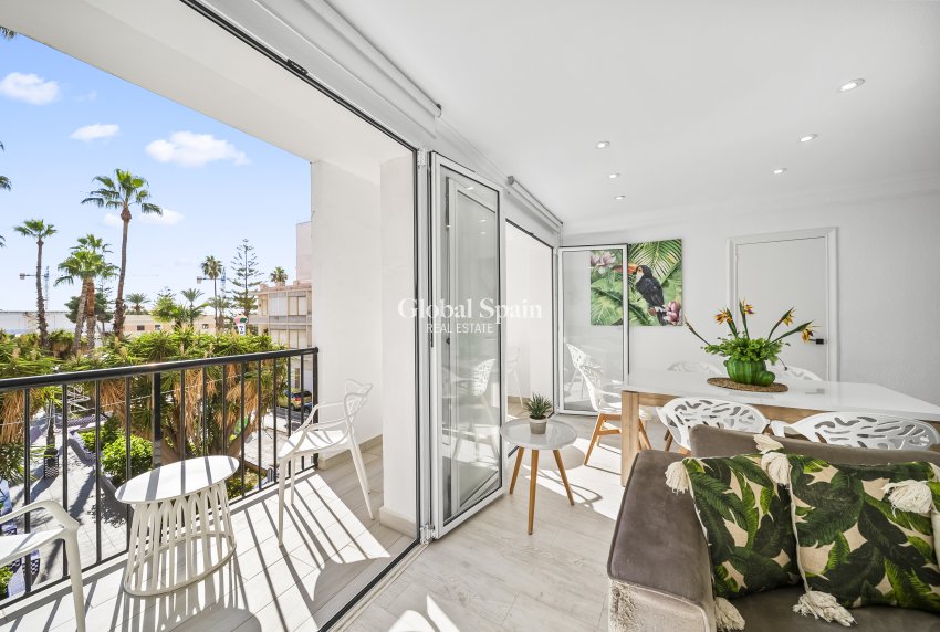 Wederverkoop - Appartement -
TORREVIEJA - Puerto