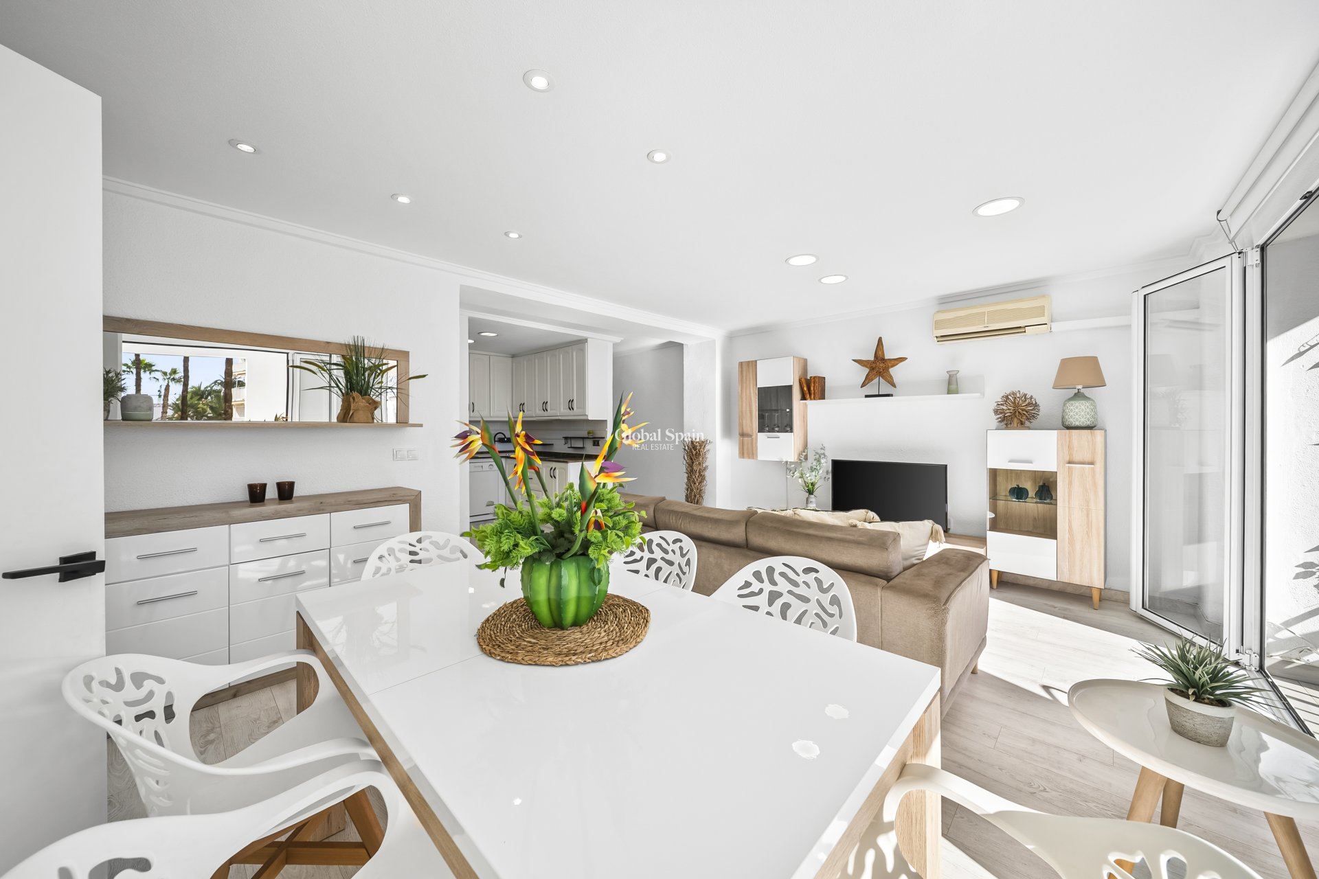 Wederverkoop - Appartement -
TORREVIEJA - Puerto