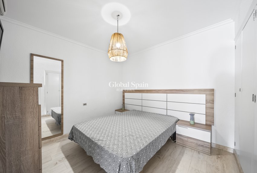 Wederverkoop - Appartement -
TORREVIEJA - Puerto