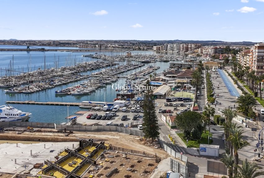 Wederverkoop - Appartement -
TORREVIEJA - Puerto