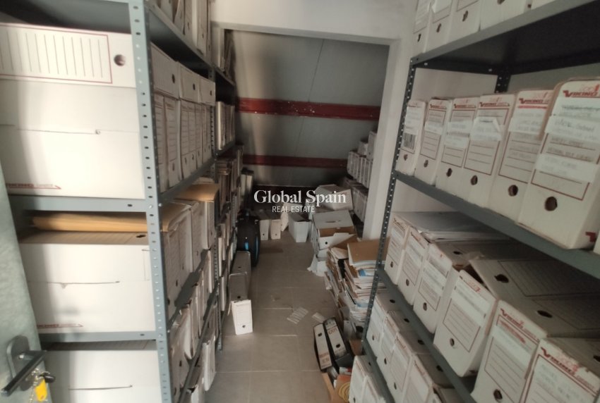 Wederverkoop - APPARTEMENT -
TORREVIEJA - Puerto