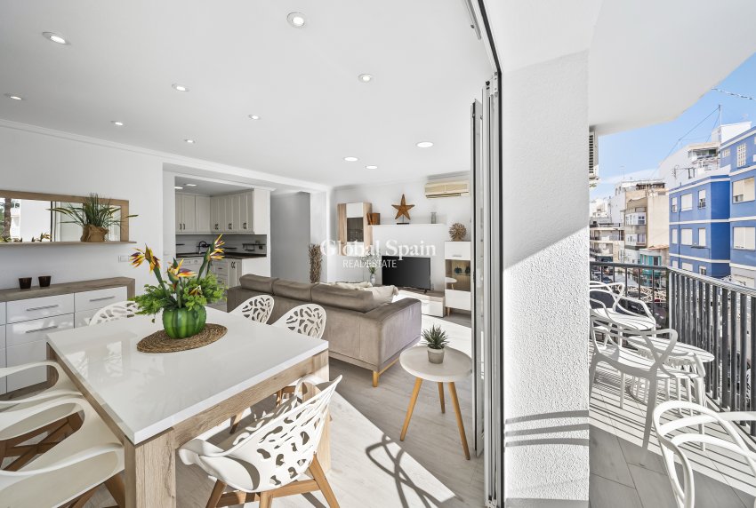 Wederverkoop - APPARTEMENT -
TORREVIEJA - Puerto