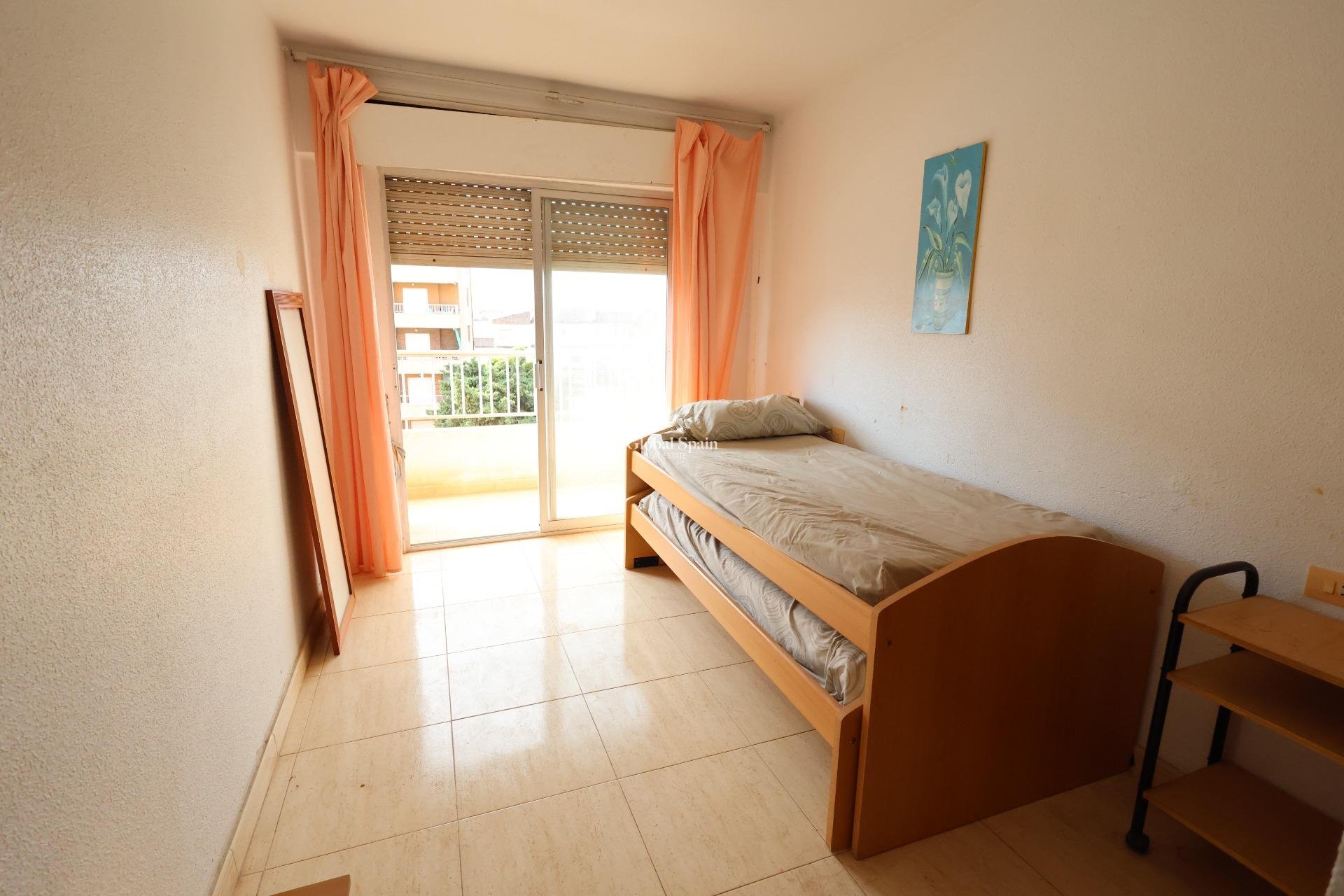 Wederverkoop - Appartement -
TORREVIEJA - Punta prima