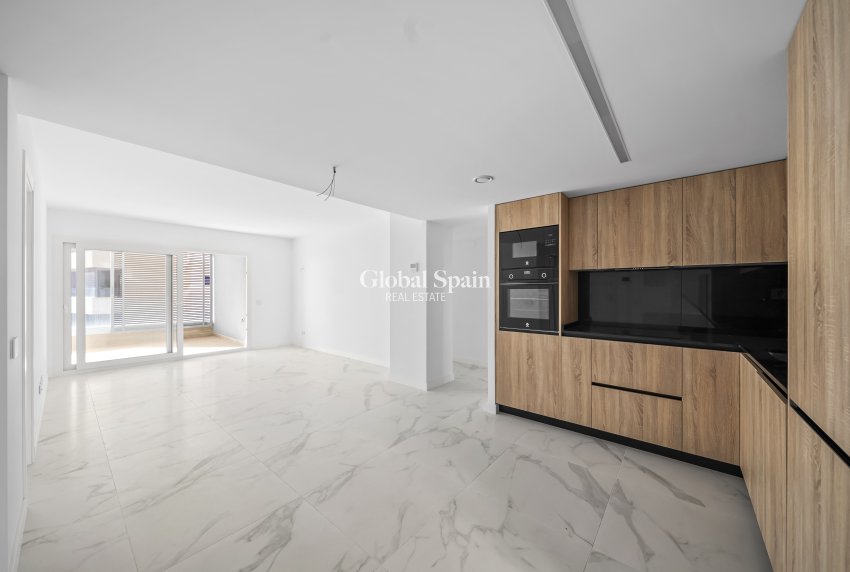 Wederverkoop - Appartement -
TORREVIEJA - Punta prima