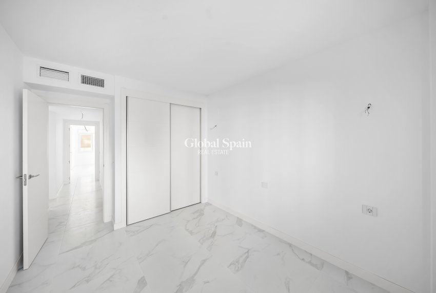 Wederverkoop - Appartement -
TORREVIEJA - Punta prima