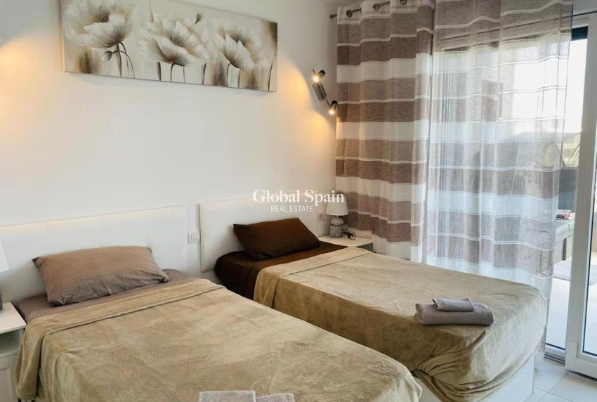 Wederverkoop - Appartement -
TORREVIEJA - Punta Prima