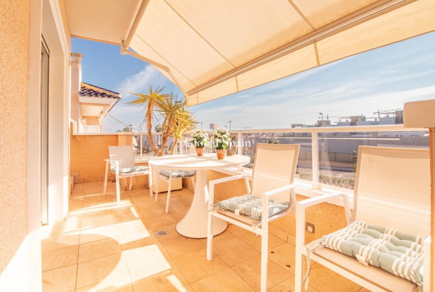 Wederverkoop - APPARTEMENT -
TORREVIEJA - Punta prima