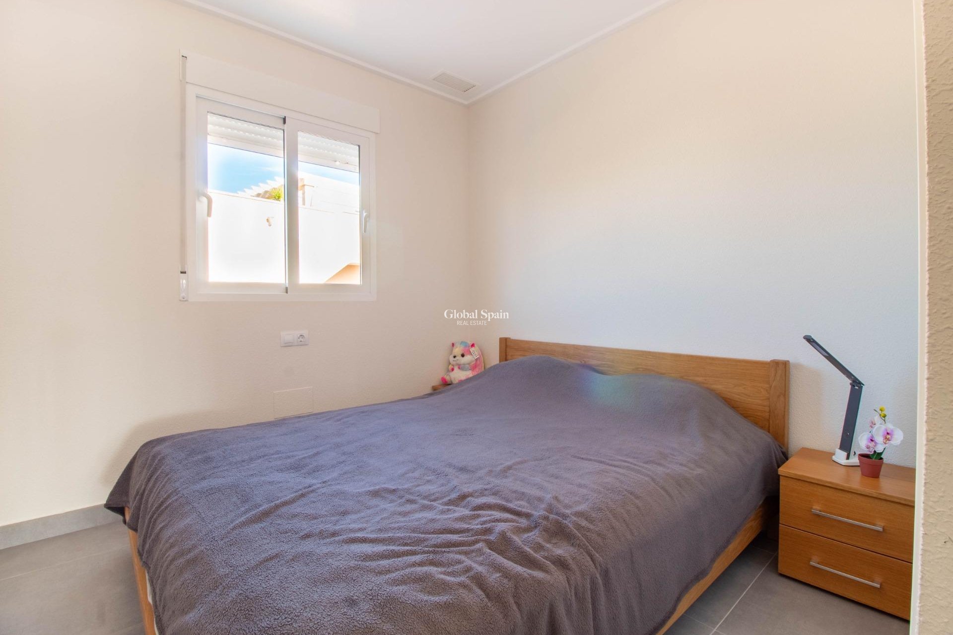 Wederverkoop - APPARTEMENT -
TORREVIEJA - Punta prima