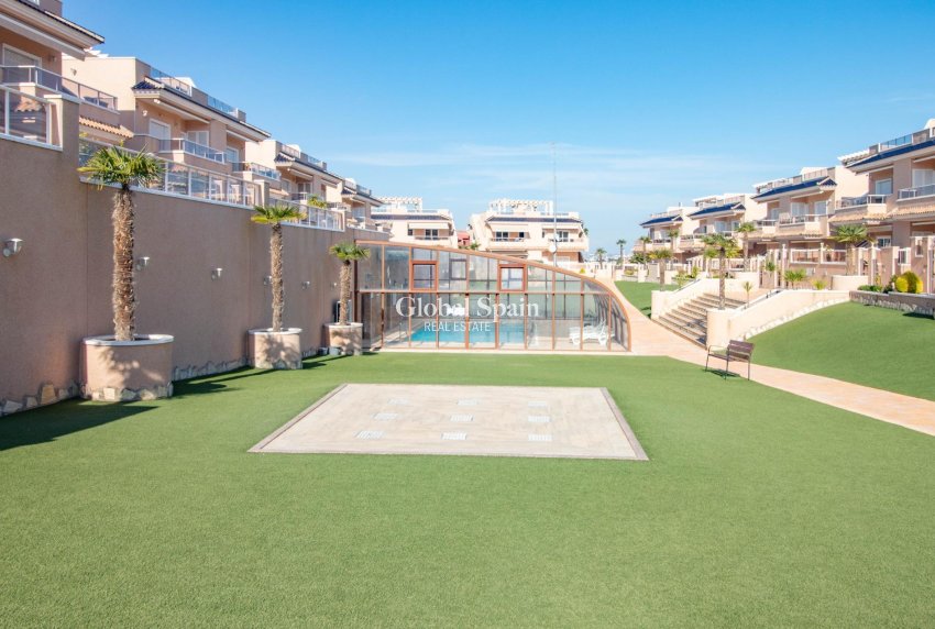 Wederverkoop - APPARTEMENT -
TORREVIEJA - Punta prima
