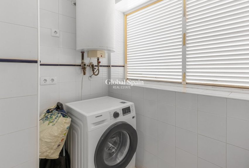 Wederverkoop - APPARTEMENT -
TORREVIEJA - Punta Prima