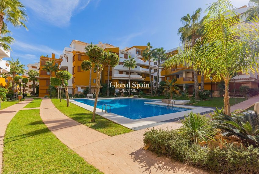 Wederverkoop - APPARTEMENT -
TORREVIEJA - Punta Prima