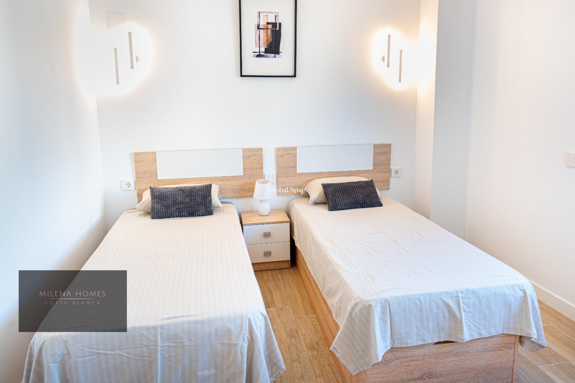 Wederverkoop - APPARTEMENT -
TORREVIEJA - Punta Prima