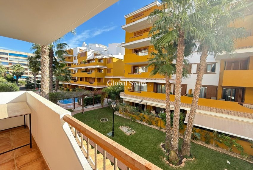Wederverkoop - APPARTEMENT -
TORREVIEJA - Punta Prima