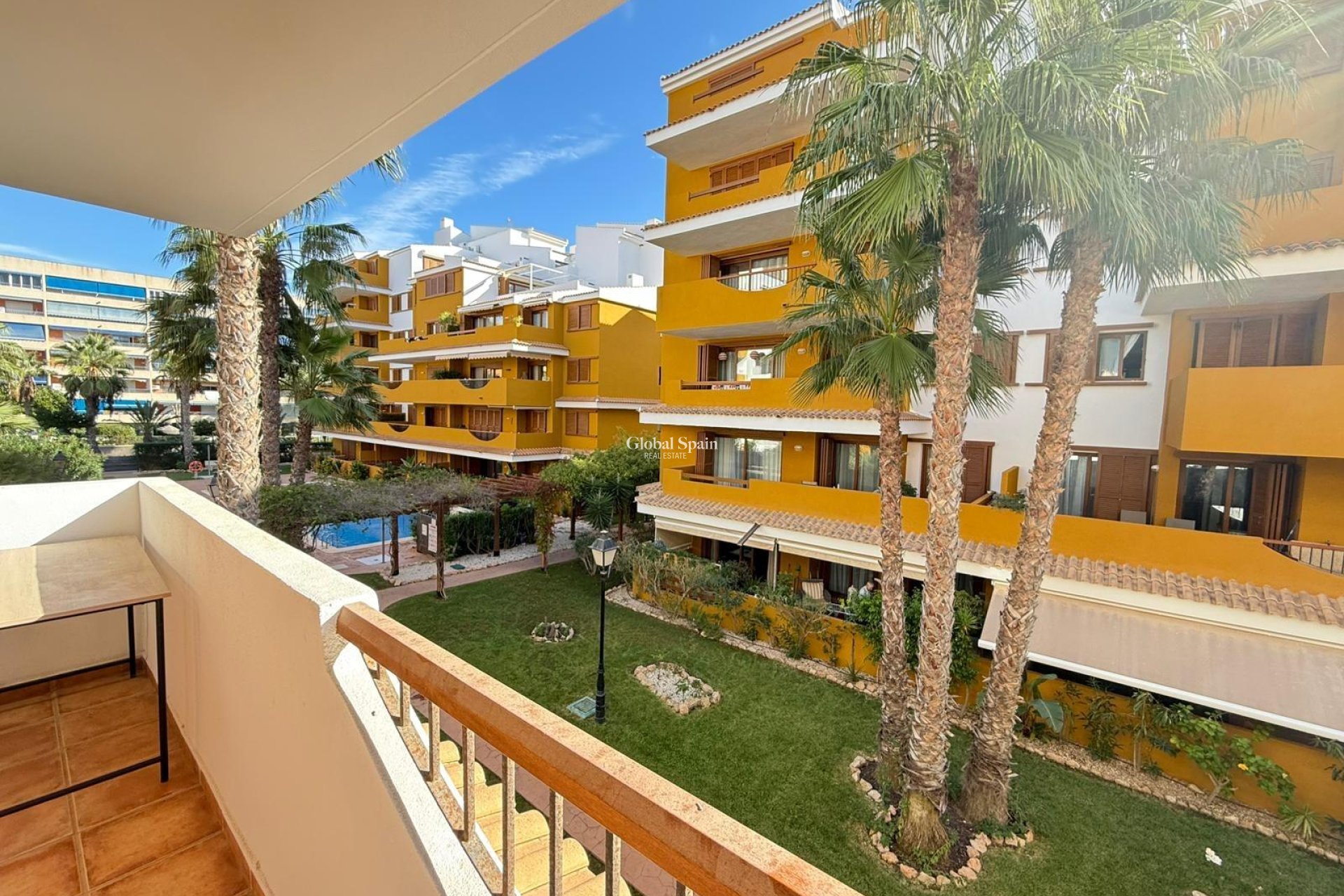 Wederverkoop - APPARTEMENT -
TORREVIEJA - Punta Prima