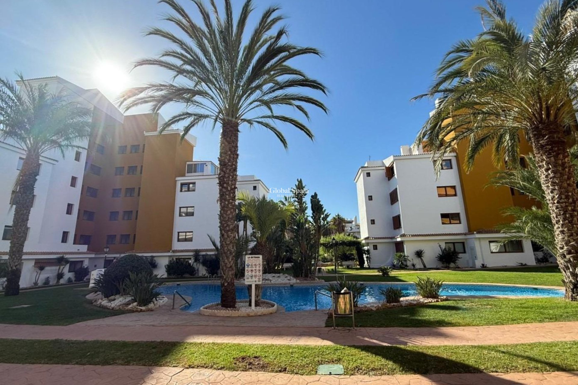 Wederverkoop - APPARTEMENT -
TORREVIEJA - Punta Prima