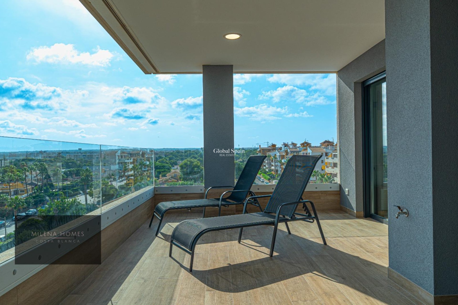 Wederverkoop - APPARTEMENT -
TORREVIEJA - Punta Prima