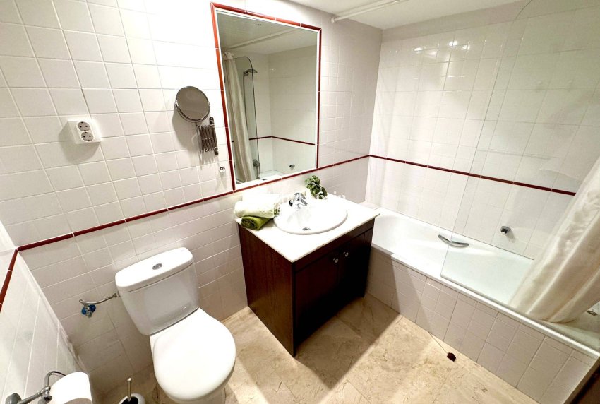 Wederverkoop - APPARTEMENT -
TORREVIEJA - Punta Prima