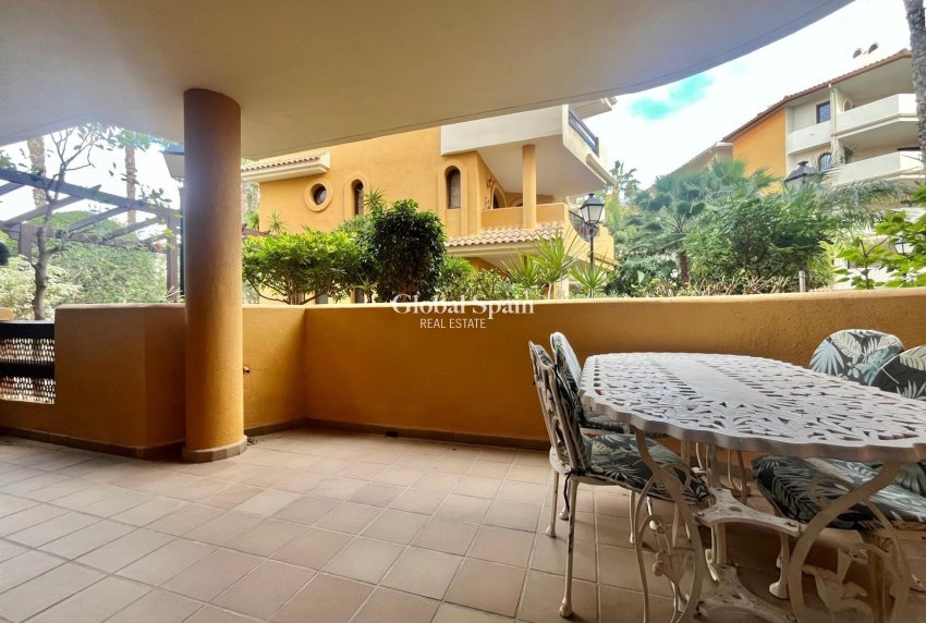 Wederverkoop - APPARTEMENT -
TORREVIEJA - Punta Prima