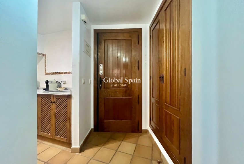 Wederverkoop - APPARTEMENT -
TORREVIEJA - Punta Prima