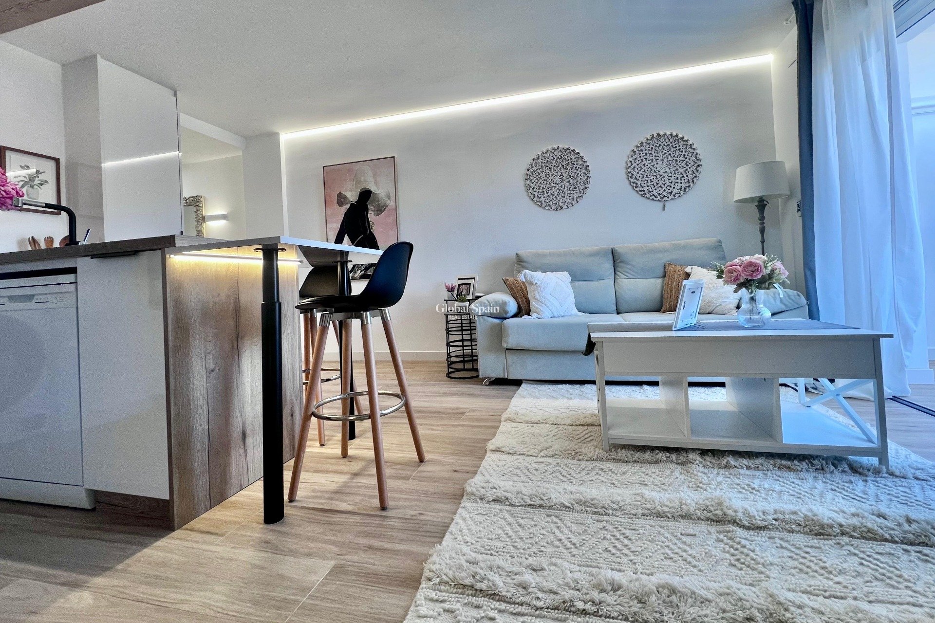 Wederverkoop - APPARTEMENT -
TORREVIEJA - Punta prima